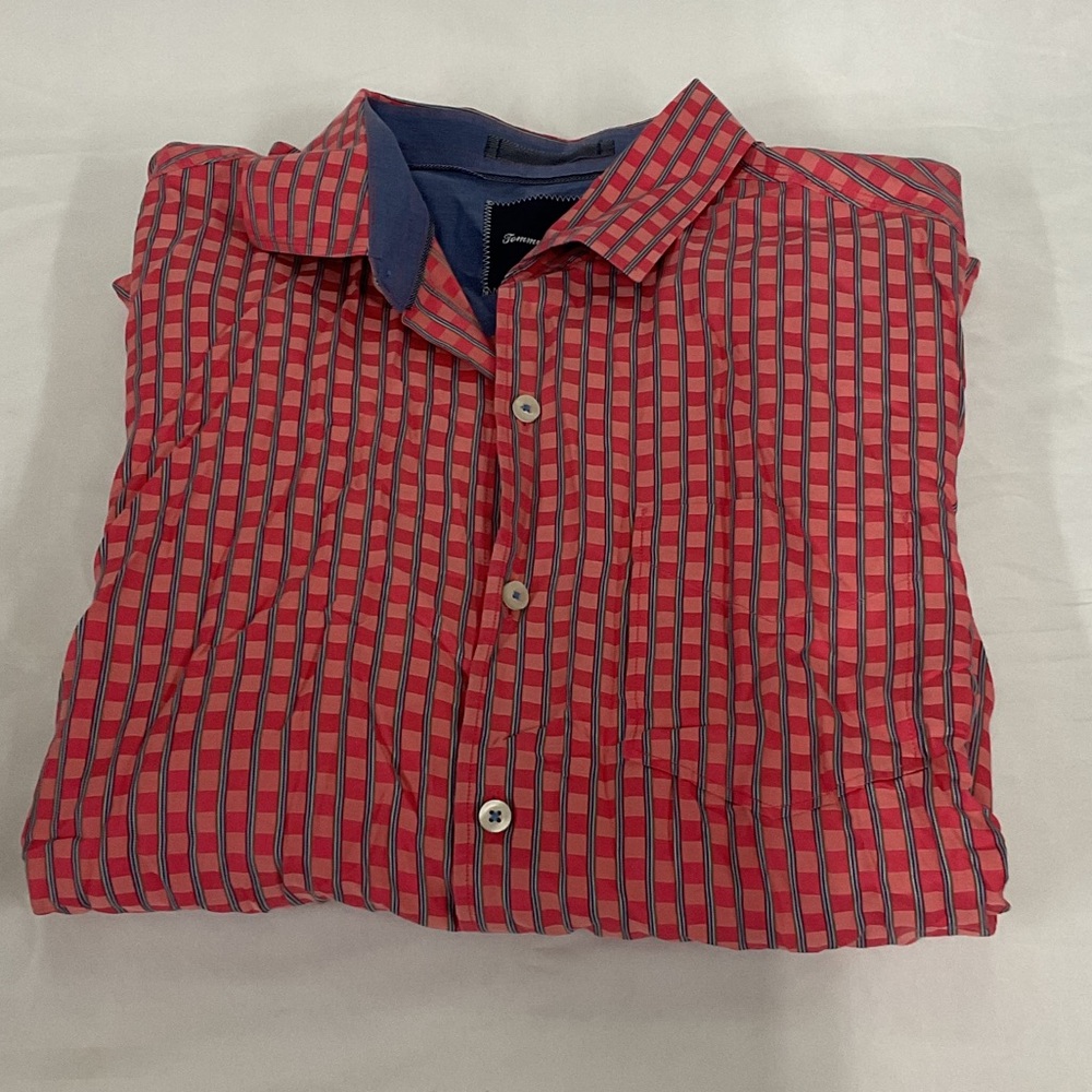 EUC Mens long sleeve button down Tommy Bahama shirt